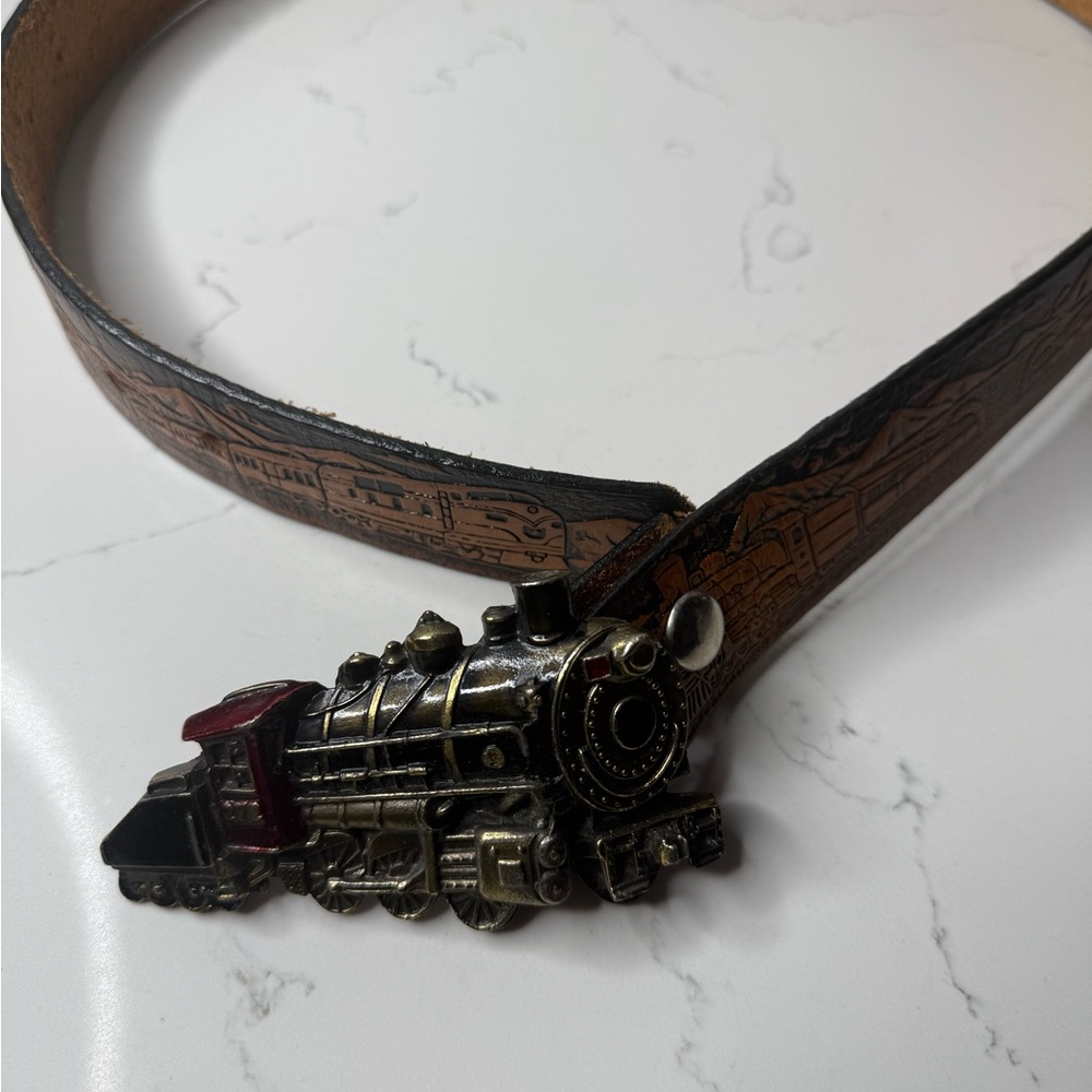 Mens Vintage 80s Leather Made In The USA train Belt/buckle